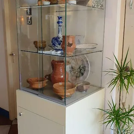 De Emauspoort 3*