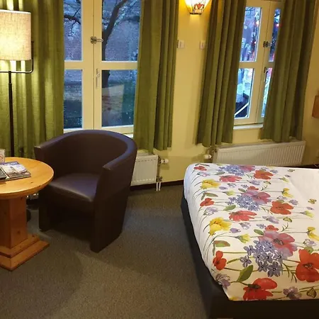 De Emauspoort 3*