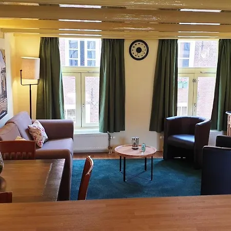 Hotel De Emauspoort 3*